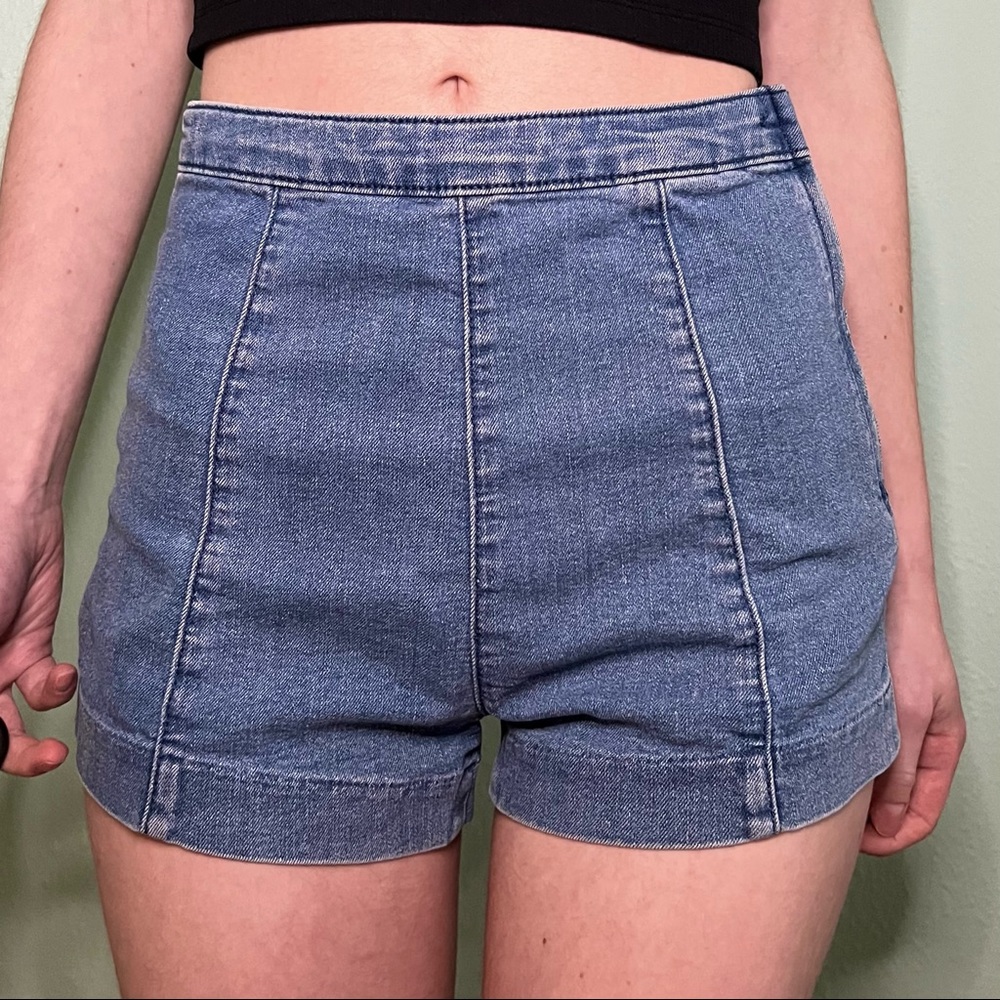 H&M pin up shorts